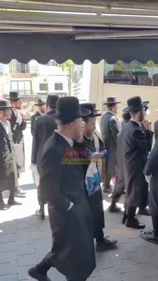 טויזענטער חסידי גור פראטעסטירן ביי כלא 10 קעגן גזירת הגיוס 