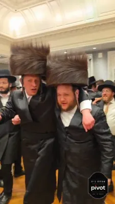 לעבעדיגע חתונה בבית ר' שלומי שטיינמעץ 