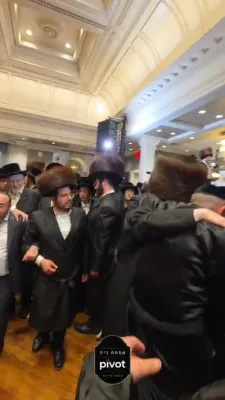 לעבעדיגע חתונה בבית ר' שלומי שטיינמעץ 