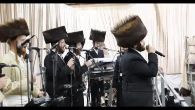 הערליכע ווידיאו פון שמחת החתונה בחצר הקודש תולדות אברהם יצחק