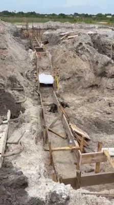 א לעבעדיגער גרוס פון לעיקפראנט עש"ק פרשת חוקת-בלק  די מקוה טהרה איז אין פולסטן גאלאפ און רוקט זיך פאראויס ווען צענדליגער ארבעטער זענען אויפן סצענע רונדע דעם זייגער צו פארזיכערן שטוינענדע פארשריט
