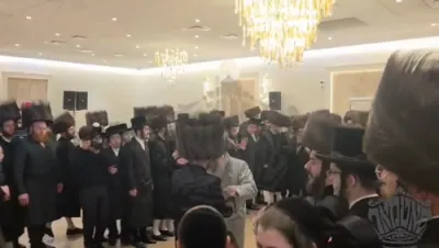 כ"ק אדמו"ר מסאטמאר שליט"א איז זיך משתתף ביי די שמחת החתונה פון אן אייניקל פון אחיו הגה"צ אב"ד זענטא שליט"א
