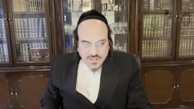 א הערליכע מעשה "די גוואלדיגע כח פון לערנען דעם הייליגן ספר אור החיים" - דורך הרב אליהו שווארץ ביים שיעור עמוד היומי 'דרשו' מסכת יומא דף ל'