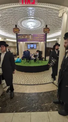 זיסע קאמפיין פאר די נייע בנין אין קראסנא קעמפ