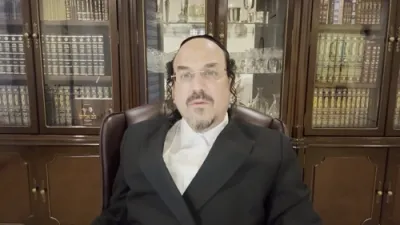 א הערליכע מעשה "הרה"ק מבעלזא: דער אור החיים הקדוש איז גיווען א מלאך! ואין מצרפים מלאך עם אדם בחדא מחתא" - דורך הרב אליהו שווארץ ביים שיעור עמוד היומי 'דרשו' מסכת יומא דף ל"ד