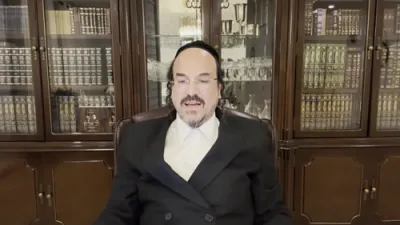 א הערליכע מעשה "ווי איז דער באשעפער?" - דורך הרב אליהו שווארץ ביים שיעור עמוד היומי 'דרשו' מסכת יומא דף ל"ח
