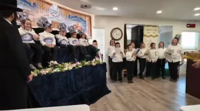 חומש סעודה אין תלמוד תורה קאסא גראנדא, אריזאנע