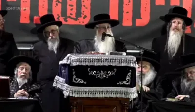 פרישע ווידיאוס: פייערדיגע דברות קודש פון כ"ק אדמו"ר מצאנז שליט"א ביים פראטעסט קעגן כלא 10