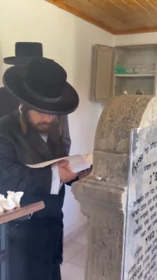 "שווערע קוויטלעך" נסיעה פון כ"ק אדמו"ר מקרעטשניף כפר עטה שליט"א 