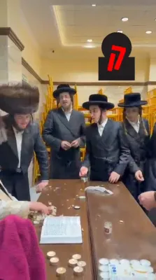 כ"ק אדמו"ר מקרעטשניף כפר עטה שליט"א ביים וואונטשן די חסידים מוצאי שבת אז עס זאלן זיך עפענען אלע צינורות השפע