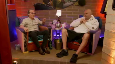 אין ווייניגער ווי דריי מינוט, צושמעטערט ביל מאהער די גאנצע מעשה פון די עזה קרבנות-נאראטיוו.