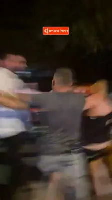 בילדער און ווידיאוס פון די פראטעסט פון חסידי גור קעגן גזירת הגיוס ביי כלא 10