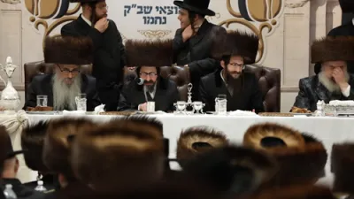 סעודת הודאה מוצש"ק בחצר הקודש סקולען