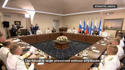 פוטין: רוסלאנד איז געווען דער איינציגסטער באשיצער פון אוקריינע, ביז זיי האבן אונז געמאכט פאר א שונא.