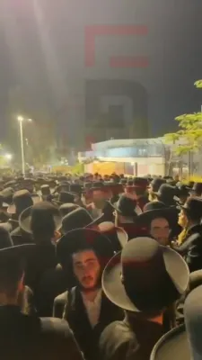 ערשטע סצענעס פון די מחאה פון חסידי גור קעגן איבער כלא 10