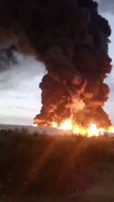 דראמאטישע אטאקעס איבערנאכט: אוקראינישע דראונס האבן אונטערגעצינדן וויכטיגע דיסטריביוציע צענטערן אין רוסלאנד.