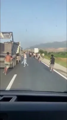 כאאס אין סעאוטא: פרישע ווידעא צייגט דעם פארנעם פון די מיגראנטן איבערשוועמונג אין שפאניע.