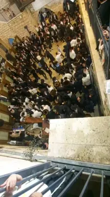 מוצאי שבת ביי רבי שמעון