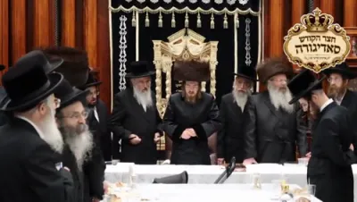 פולע ווידיאוס פון שמחת הוואך נאכט בחצר הקודש סאדיגורא