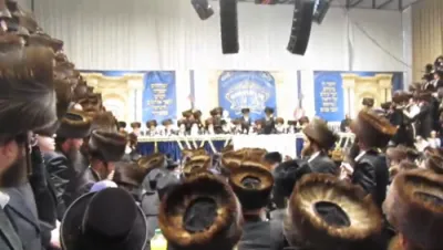 רקודים ביים שמחת הברית ביי כ"ק אדמו"ר מסאדיגורא שליט"א.