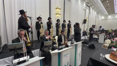 הערליכע נגינה ביים היסטארישע סיום סדר קדשים במסגרת "זכרו" 