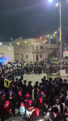 הונדערטער קארלין סטאלינע בחורים טאנצן ביי קבר יהושע בן נון