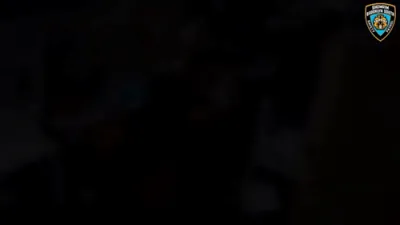 שומרים וואלונטירן און די פאליציי כאפן פארדעכטיגטע אין א זעל סקעם נאך א יאגד