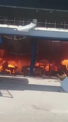 מעכטיגע אויפרייס טרייסלט אן אלומינום פאבריק אין טעהראן, נעבן די כאמעיני עירפארט