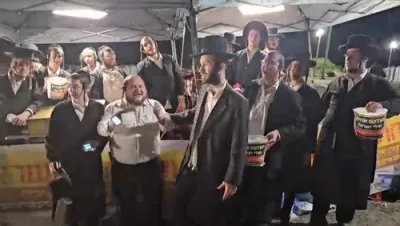 פארשידענע קרישקעלעך נעכטן כ"ו אב ביים ציון פון הרה"ק מסאטמאר זי"ע און קרית יואל.