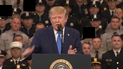 טראמפ זאגט צו איבערצונעמען דעם הארמוז דורכגאס פאר אמעריקע נאכ'ן "באזיגן" איראן.