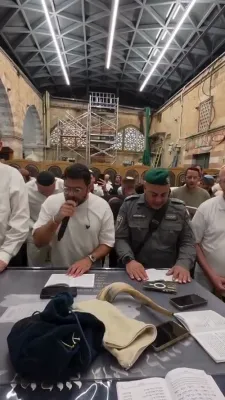 סליחות נעכטן מוצאי שבת  ביים מערת המכפלה.
