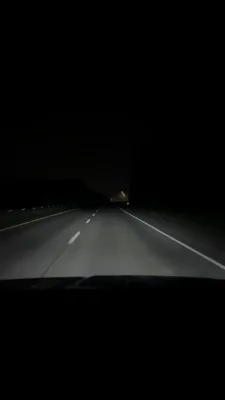 'א בליק' דערשמעקט שראלי גרין ביים אויסהערן די נייע סינגל פון זיין נייע קאמפעטישן שראלי בן חיים גרין, וואס טאטע און זון האבן נעכטן ארויסגעגעבן, ווי ברייט באריכטעט.