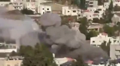 גערעכטיגקייט אין שומרון: צה"ל האט איינגעווארפן דאס הויז פונעם טעראריסט וואס איז געשטאנען אונטער די טויטליכע יולי 24 אטאקע.
