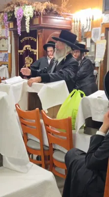 'א בליק' אין כלל ישראל'ס שול סוף זומער אין די קעטסקילס.