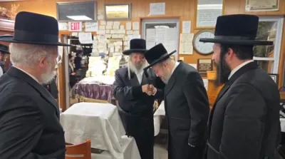 'א בליק' אין כלל ישראל'ס שול סוף זומער אין די קעטסקילס.