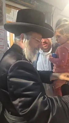 'א בליק' אין כלל ישראל'ס שול סוף זומער אין די קעטסקילס.