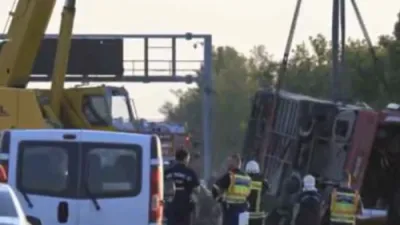 12 פוילישע רייזנדע זענען אומגעקומען איבערנאכט אין א טויטליכע עקסידענט אין אונגארן אויפן וועג אהיים