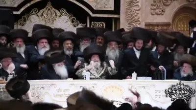 יש בורא עולם! נעכטן ביים חתונה בחצר הקודש וויזניץ 