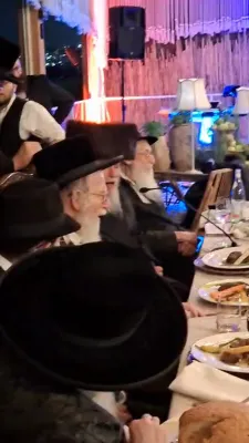 כ"ק אדמו"ר מצאנז קלויזענבורג שליט"א וועלכע איז ציגאסט די טעג אין ארץ ישראל ביי א רייכע שבע ברכות פון אחד מתומכי המוסדות