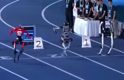 שנעלסטער לויף: א מענטשליכע ראבאט לויפט 100 מעטער אין 9.39 סעקונדעס.