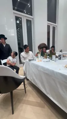 דעם מוצאי שבת פארטאגס ביים משפיע ר' נתן נטע פאנעט שליט"א אין גלילת פון מאנסי.