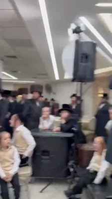 'א מוזיקאלישע בליק' פונעם היינטיגע טאג.