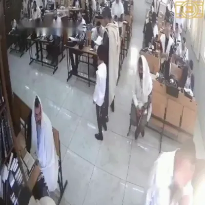 קרית מלאכי שול: מאן פאלט חלשות אינמיטן דאווענען - הצלה מעמבער אויפן ארט ראטעוועט זיין לעבן