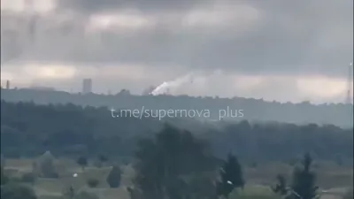 שריפה ביי טאנעקא: אוקראינישע דראונס האבן אונטערגעצינדן איינע פון רוסלאנד'ס גרעסטע אויל רעפיינעריס.
