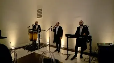 'א מוזיקאלישע בליק' שימי פאזען 🎹  חיים הורוויץ 🎤