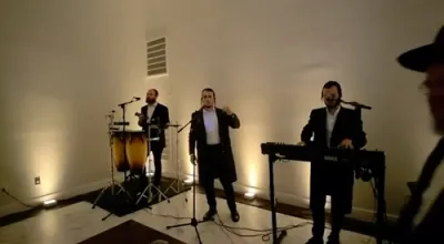 'א מוזיקאלישע בליק' שימי פאזען 🎹  חיים הורוויץ 🎤