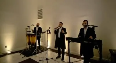 'א מוזיקאלישע בליק' שימי פאזען 🎹  חיים הורוויץ 🎤