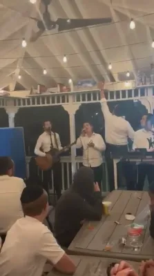 א בחורל וועלכע איז אריבער א שווערע ברעין טומער גיבט ארויס א ניגון חסדים אויף די לעצטע טאג פון זיין טריטמענט.