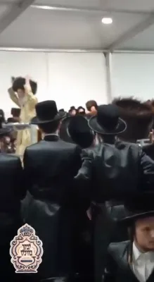אויספירליכער נייעס אפדעיט: דער ציבור ווערט גערופן מתתפלל צו זיין פאר כ"ק אדמו"ר מוויזניץ שליט"א רבי ישראל בן לאה אסתר. לרפאת שלימה נאכן געזונט פארערגערונג דעם שבת 