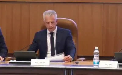 געוועזענער מוסד שעף ברנע רופט צו פארשטארקן דעם דרוק אויף איראן "ביז די רעזשים פאלט צוזאמען"